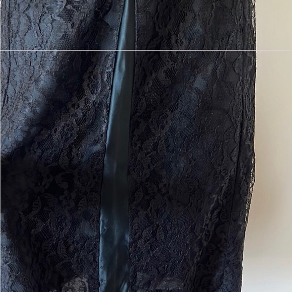 Vintage 1960’s.Black Lace Wiggle Dress. PeterPan Silk collar,front buttons.US8. - Picture 8 of 8